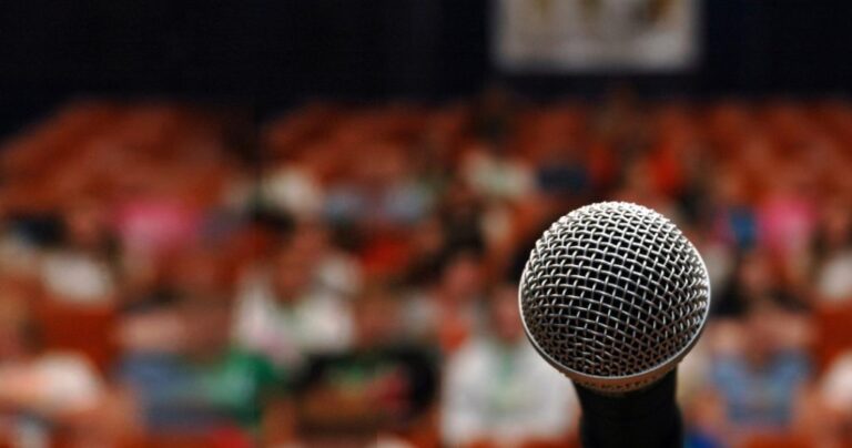 Read more about the article 3 Most Effective Strategies in Public Speaking to WOW your Audience